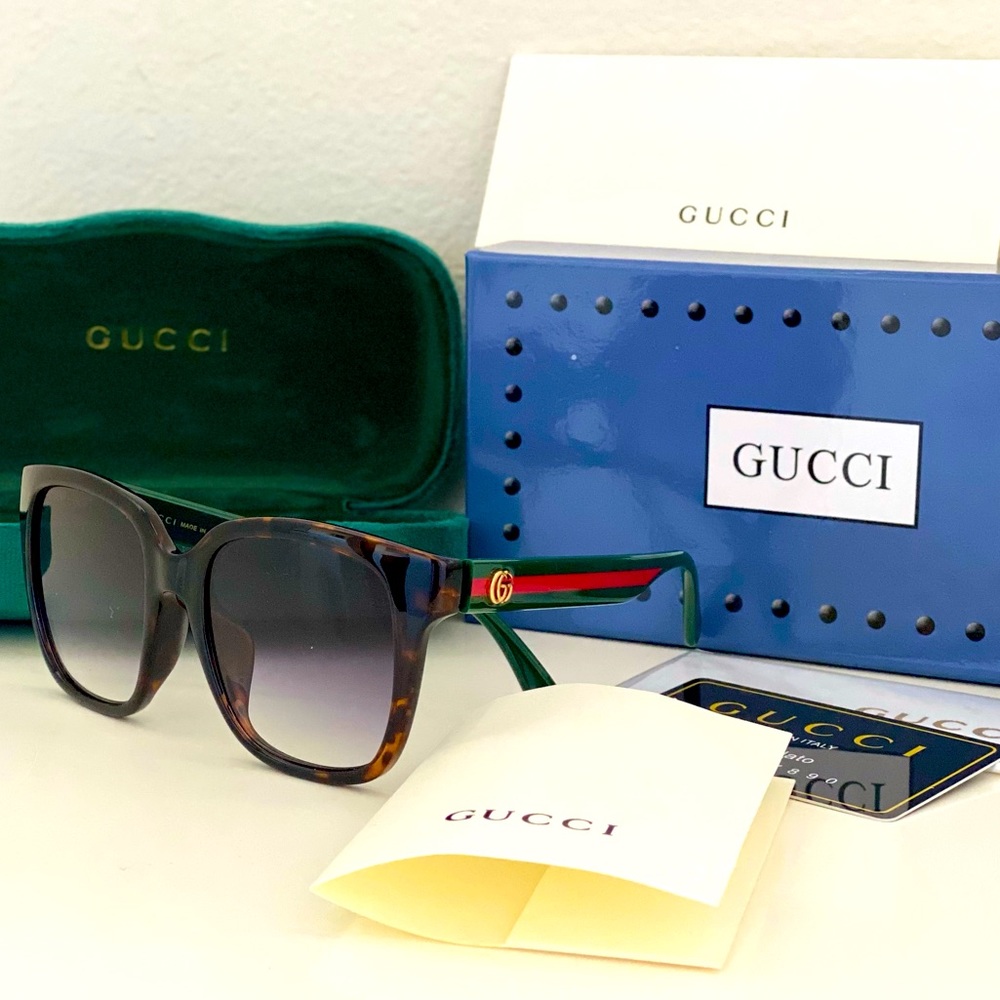 New Gucci Sunglasses in box and paperwork 100% Authentic